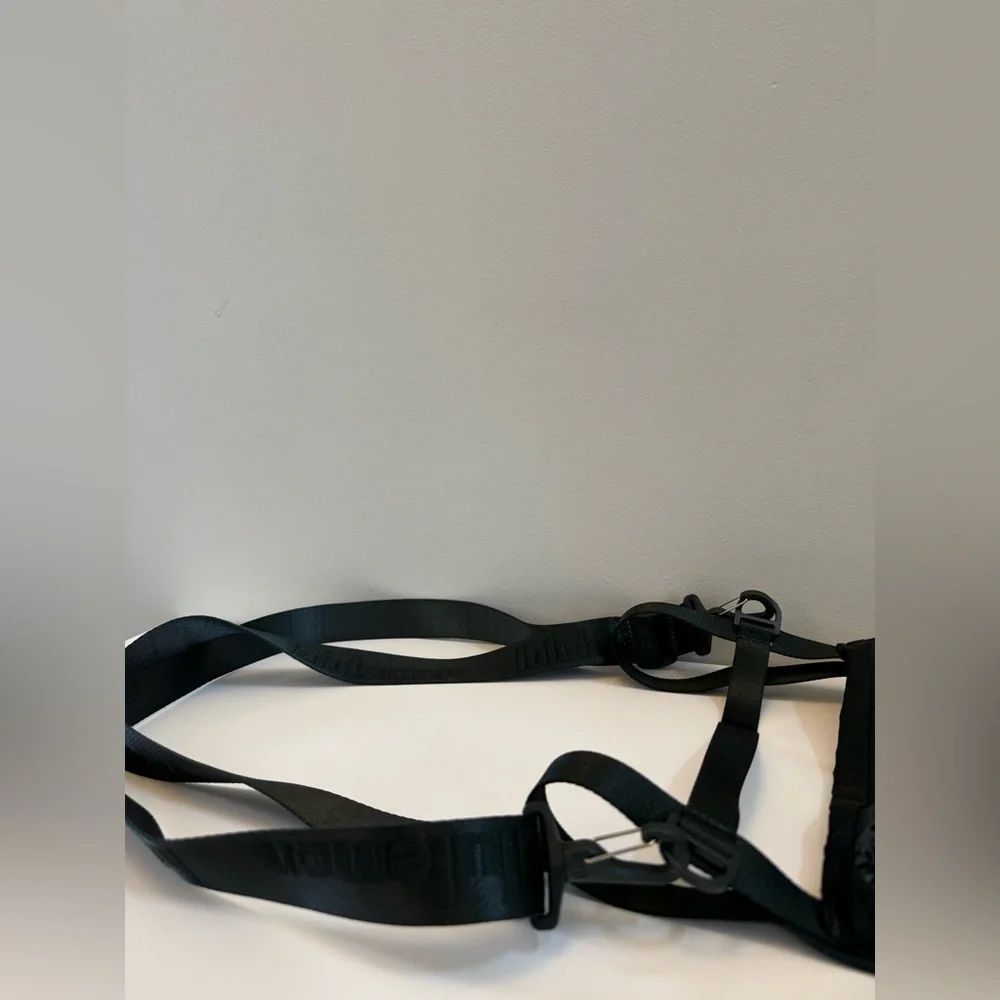 Lululemon Stow & Flow Yoga / Pilates Mat Strap Crossbody Bag in Forest Green - Picture 3 of 6